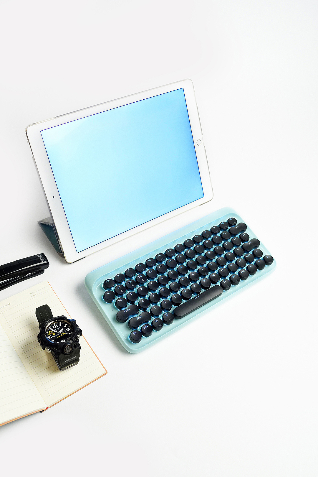 藍(lán)牙鍵盤.jpg 藍(lán)牙鍵盤.jpg